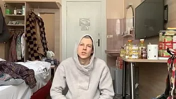play Sissy este mereu înfometată de penis crud