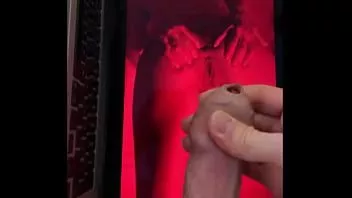 play Gran carga de semen en el jugoso coño de la chica caliente babystxne