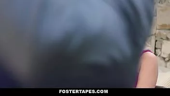 Reproduzir Pais adotivos mostram à filha como obedecer