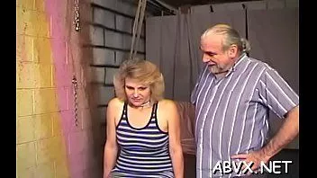 Redare Hottie voluptoasă este o persoană care obișnuia să se masturbeze