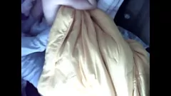 play Amatorska dziewczyna Nicole obawia się trójkąta przed ukrytą kamerą
