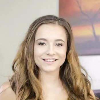 Pornostar Kharlie Stone
