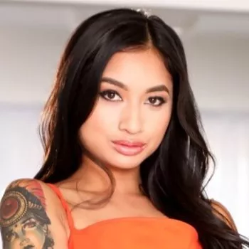 Pornostar Avery Black